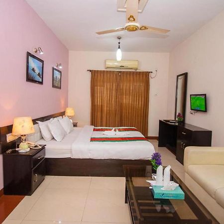Hotel The Rahmania International Dhaka Buitenkant foto