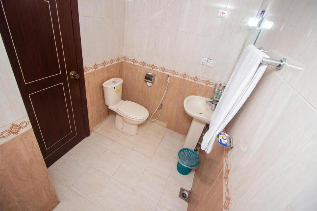 Hotel The Rahmania International Dhaka Buitenkant foto
