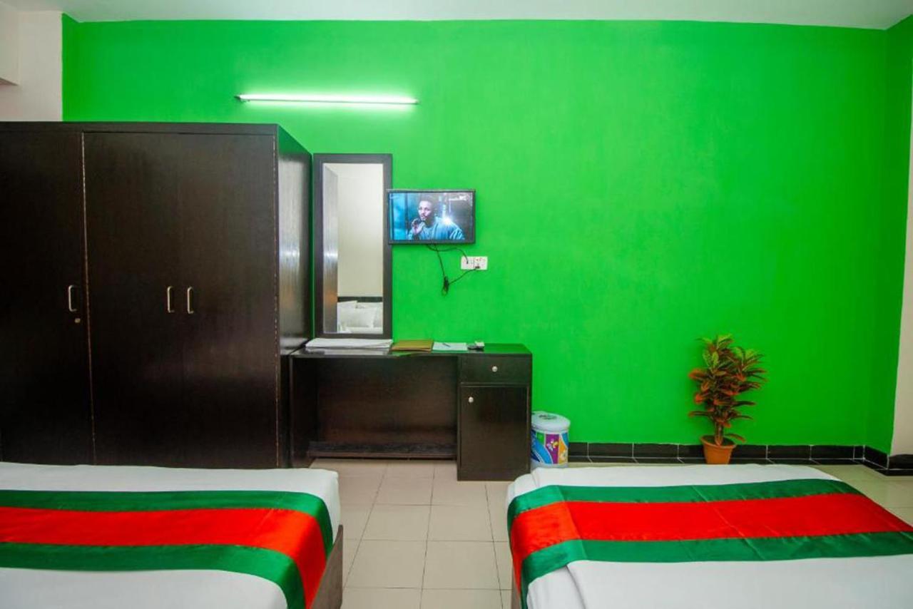 Hotel The Rahmania International Dhaka Buitenkant foto
