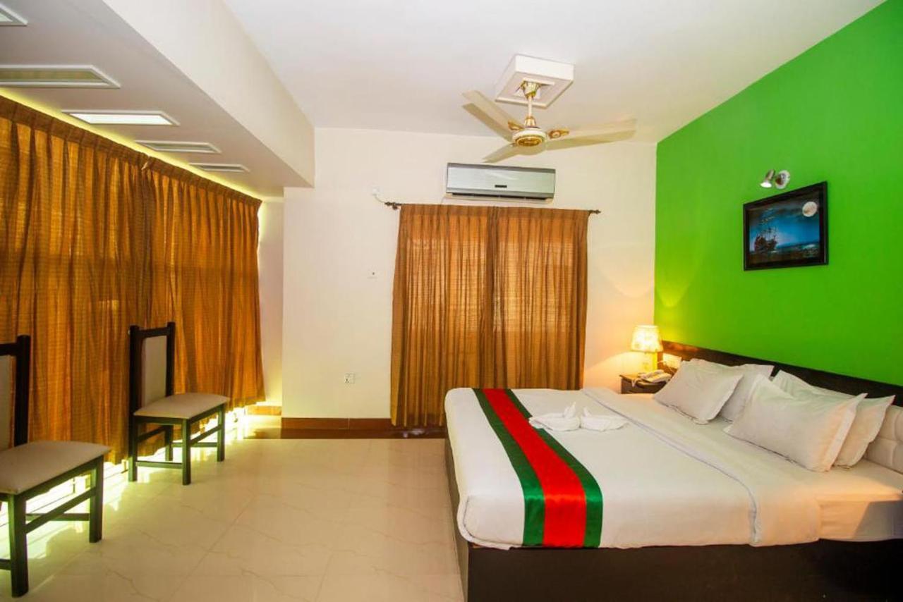 Hotel The Rahmania International Dhaka Buitenkant foto