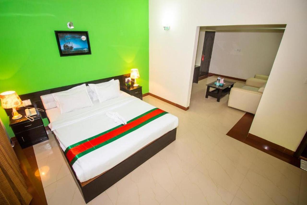 Hotel The Rahmania International Dhaka Buitenkant foto