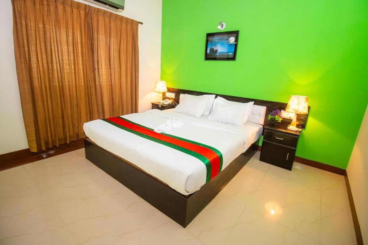 Hotel The Rahmania International Dhaka Buitenkant foto